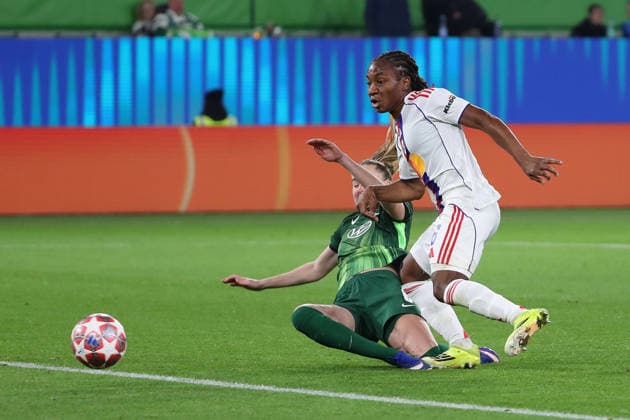 VfL vs Lyon, CL Women, Wolfsburg, 24 03 2026, Football, Women, VfL Wolfsburg vs Olympique Lyon, Champions League, Quarterfinals, Season 2025 2026, Janina Minge VfL Wolfsburg , Melchie Dumornay Lyon AOK Stadion Niedersachsen Germany