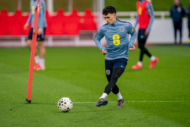 England Training & Media Phil Foden during the England training session at St. George s Park, Burton upon Trent, England on 24 March 2026 Credit: Alex Young Every Second Media Editorial use only. All images are copyright Every Second Media Limited. No images may be reproduced without prior permission. Copyright: xIMAGO EveryxSecondxMediax ESM-1876-0099 AlexxYoungx xEveryxSecondxMediax