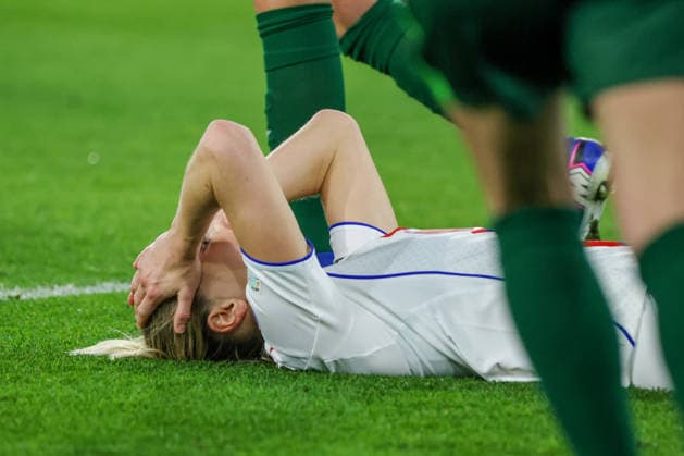 Wolfsburg, Germany 24 March 2026 UEFA Women™s Champions League quarter-final first round VfL Wolfsburg Women vs OL Lyonnes Pictured Ada Hegerberg OL Lyonnes throws up her hands in disappointment Copyright: HMBxMedia MadeleinexFantini