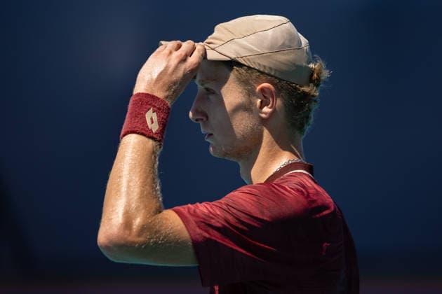 2026 Miami Open Presented By Itau - Day 8 Martin Landaluce of Spain adjusts his cap during his match against Sebastian Korda of the United States on Day 8 of the Miami Open at Hard Rock Stadium in Miami Gardens, Florida, on March 24, 2026. Miami Gardens FL United States  Copyright: xMauricioxPaizx originalFilename:paiz-miamiope260324_npghC.jpg