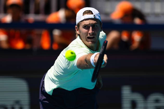 2026 Miami Open Presented By Itau - Day 8 Sebastian Korda of the United States returns a shot against Martin Landaluce of Spain during their match on Day 8 of the Miami Open at Hard Rock Stadium in Miami Gardens, Florida, on March 24, 2026. Miami Gardens FL United States  Copyright: xMauricioxPaizx originalFilename:paiz-miamiope260324_npV2L.jpg