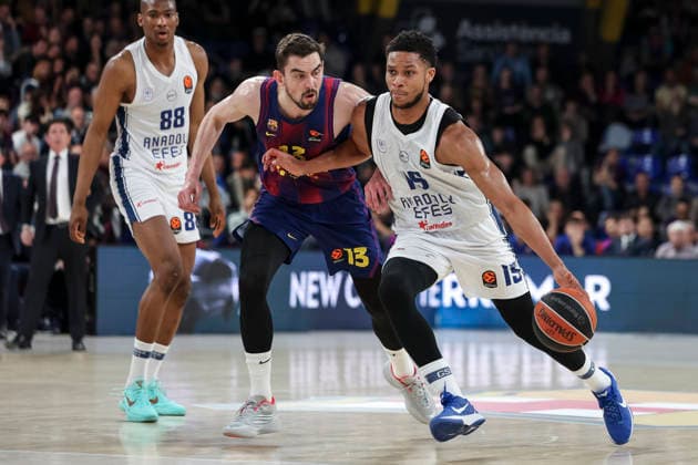 March 24, 2026, Barcelona, Barcelona, Spain: PJ Dozier of Anadolu Efes Istanbul and Tomas Satoransky of FC Barcelona, Barca in action during the EuroLeague Regular Season Round 33 match played between FC Barcelona and Anadolu Efes Istanbul at Palau Blaugrana on March 24, 2026 in Barcelona, Spain. Barcelona Spain - ZUMAa181 20260324_zaa_a181_127 Copyright: xJavierxBorregox