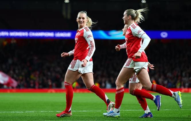 Stina Blackstenius of Arsenal celebrates scoring a goal after making the score 1-0. Arsenal Women v Chelsea Women, UEFA Women s Champions League, Quarter Final, First Leg, Football, Emirates Stadium, London, UK - 24 Mar 2026London Emirates Stadium United Kingdom EDITORIAL USE ONLY No use with unauthorised audio, video, data, fixture lists, club league logos or live services. Online in-match use limited to 120 images, no video emulation. No use in betting, games or single club league player publications.  Copyright: xJamesxMarsh Shutterstockx 16787096ah