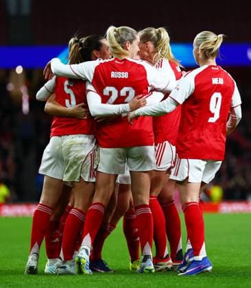 Stina Blackstenius of Arsenal celebrates scoring a goal after making the score 1-0. Arsenal Women v Chelsea Women, UEFA Women s Champions League, Quarter Final, First Leg, Football, Emirates Stadium, London, UK - 24 Mar 2026London Emirates Stadium United Kingdom EDITORIAL USE ONLY No use with unauthorised audio, video, data, fixture lists, club league logos or live services. Online in-match use limited to 120 images, no video emulation. No use in betting, games or single club league player publications.  Copyright: xJamesxMarsh Shutterstockx 16787096ak