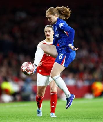 Sjoeke Nuesken of Chelsea. Arsenal Women v Chelsea Women, UEFA Women s Champions League, Quarter Final, First Leg, Football, Emirates Stadium, London, UK - 24 Mar 2026London Emirates Stadium United Kingdom EDITORIAL USE ONLY No use with unauthorised audio, video, data, fixture lists, club league logos or live services. Online in-match use limited to 120 images, no video emulation. No use in betting, games or single club league player publications.  Copyright: xJamesxMarsh Shutterstockx 16787096ar