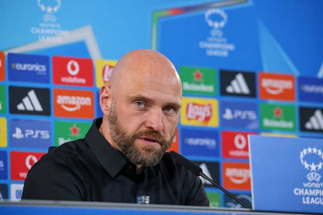 Wolfsburg, Germany 24 March 2026 UEFA Women™s Champions League quarter-final first round VfL Wolfsburg Women vs OL Lyonnes In the picture head coach Stephan Lerch VfL at the press conference after the victory against Lyon Copyright: HMBxMedia MadeleinexFantini