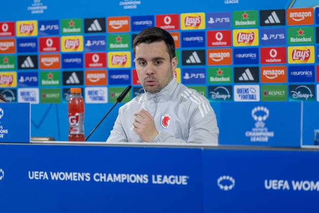 Germany Football UEFA Women™s Champions League 2025 2026, quarter-final VfL Wolfsburg vs OL Lyonnes Volkswagen Arena Wolfsburg Giraldez Jonatan OL Lyonnes, coach in the press conference Copyright: xMichellexLukax