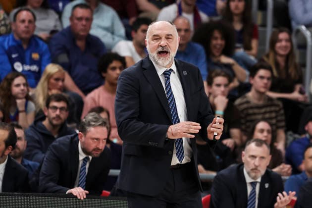 March 24, 2026, Barcelona, Barcelona, Spain: Pablo Laso, head coach of Anadolu Efes Istanbul gestures during the EuroLeague Regular Season Round 33 match played between FC Barcelona, Barca and Anadolu Efes Istanbul at Palau Blaugrana on March 24, 2026 in Barcelona, Spain. Barcelona Spain - ZUMAa181 20260324_zaa_a181_164 Copyright: xJavierxBorregox