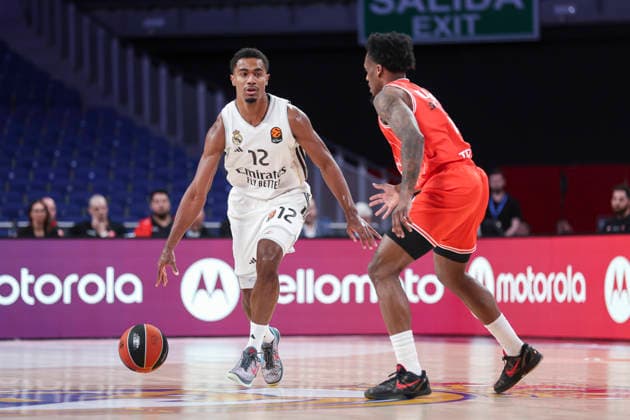 March 24, 2026, Madrid, Madrid, Spain: Theo Maledon of Real Madrid and Antonio Blakeney of Hapoel IBI Tel Aviv in action during the Turkish Airlines EuroLeague match between Real Madrid and Hapoel IBI Tel Aviv at Movistar Arena on March 24, 2026 in Madrid, Spain. Real Madrid V Hapoel IBI Tel Aviv - Turkish Airlines EuroLeague  - ZUMAa181 20260324_zaa_a181_181 Copyright: xIrinaxR.xHipolitox