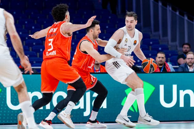 ESP Real Madrid v Hapoel IBI Tel Aviv Euroleague Mario Hezonja of Real Madrid during the Euroleague match, between Real Madrid and Hapoel IBI Tel Aviv played at Movistar Arena Stadium on March 24, 2026 in Madrid Spain Madrid Spain Basketball Copyright: xAlbaxPachecox xAgenciaxLOFx