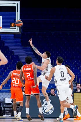 ESP Real Madrid v Hapoel IBI Tel Aviv Euroleague Gabriel Deck of Real Madrid during the Euroleague match, between Real Madrid and Hapoel IBI Tel Aviv played at Movistar Arena Stadium on March 24, 2026 in Madrid Spain Madrid Spain Basketball Copyright: xAlbaxPachecox xAgenciaxLOFx
