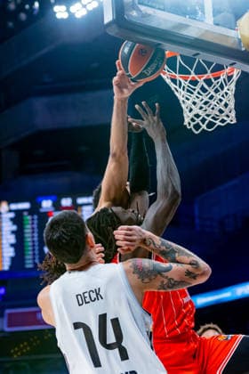 ESP Real Madrid v Hapoel IBI Tel Aviv Euroleague Usman Garuba of Real Madrid and Johnathan Motley Hapoel during the Euroleague match, between Real Madrid and Hapoel IBI Tel Aviv played at Movistar Arena Stadium on March 24, 2026 in Madrid Spain Madrid Spain Basketball Copyright: xAlbaxPachecox xAgenciaxLOFx