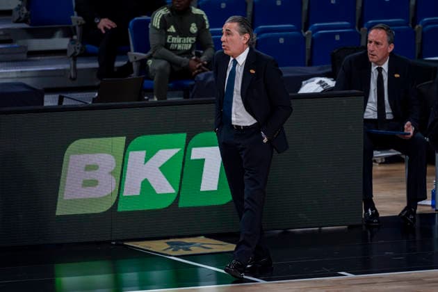 Real Madrid v Hapoel Ibi Tel Aviv - Euroleague 2025 2026 Sergio Scariolo, head coach of Real Madrid, is seen during the EuroLeague Regular Season Round 33 match between Real Madrid and Hapoel Ibi Tel Aviv at Movistar Arena on March 24, 2026 in Madrid, Spain. Madrid Movistar Arena Madrid Spain Copyright: xAlbertoxGardinx AGardin_20260324_Basket_Euroleague_Rea_Mad_Hapo_0971