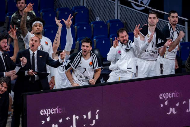 Real Madrid v Hapoel Ibi Tel Aviv - Euroleague 2025 2026 Players of Real Madrid (from L to R) Facundo Campazzo, Sergio Llull, Mario Hezonja, Alberto Abalde celebrate during the EuroLeague Regular Season Round 33 match between Real Madrid and Hapoel Ibi Tel Aviv at Movistar Arena on March 24, 2026 in Madrid, Spain. Madrid Movistar Arena Madrid Spain Copyright: xAlbertoxGardinx AGardin_20260324_Basket_Euroleague_Rea_Mad_Hapo_0977