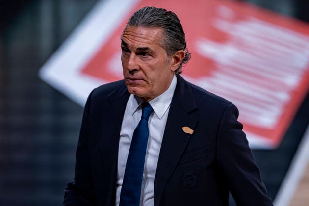Real Madrid v Hapoel Ibi Tel Aviv - Euroleague 2025 2026 Sergio Scariolo, head coach of Real Madrid, is seen during the EuroLeague Regular Season Round 33 match between Real Madrid and Hapoel Ibi Tel Aviv at Movistar Arena on March 24, 2026 in Madrid, Spain. Madrid Movistar Arena Madrid Spain Copyright: xAlbertoxGardinx AGardin_20260324_Basket_Euroleague_Rea_Mad_Hapo_1001