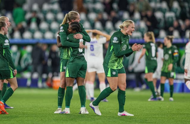 GER, Wolfsburg, VfL Wolfsburg vs Olympique Lyon, WomenÂs Champions League, Football, UEFA, Season 2025 2026, AOK Arena, Quarter-final, First leg in picture Joy and emotions after the victory at Vfl Wolfsburg Women, Camilla Küver VfL Wolfsburg Women 16 , Lineth Beerensteyn VfL Wolfsburg Women 9 DFB DFL REGULATIONS PROHIBIT ANY USE OF PHOTOGRAPHS AS IMAGE SEQUENCES AND OR QUASI VIDEO, 24 03 2026 Copyright: HMBxMedia HendrikxHamelau