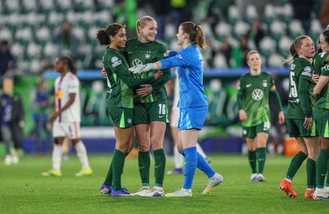 GER, Wolfsburg, VfL Wolfsburg vs Olympique Lyon, WomenÂs Champions League, Football, UEFA, Season 2025 2026, AOK Arena, Quarter-final, First leg in the picture Joy and emotions after the victory at Vfl Wolfsburg Women, Cora Zicai VfL Wolfsburg Women 28 , Camilla Küver VfL Wolfsburg Women 16 , Stina Johannes VfL Wolfsburg Women 1 DFB DFL REGULATIONS PROHIBIT ANY USE OF PHOTOGRAPHS AS IMAGE SEQUENCES AND OR QUASI VIDEO, 24 03 2026 Copyright: HMBxMedia HendrikxHamelau