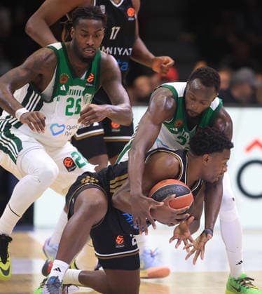 24.03.2026 Sarajevo(Bosnia and Herzegovina) BC Dubai-BC Panathinaikos Eurolegue men s basketball McKinley Wright IV(Front) Dubai,(L), Mathias Lessort (L), Jerian Grant(behind) Panathinaikos :