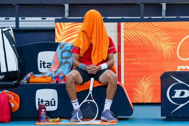 March 24, 2026, Miami Gardens, Florida, USA: Terence Atmane (FRA) cools off during a changeover against Frances Tiafoe (not pictured) during the men s fourth round singles match at the 2026 Miami Open presented by Itau at Hard Rock Stadium. Miami Gardens USA - ZUMAw109 20260324_fap_w109_015 Copyright: xDebbyxWongx