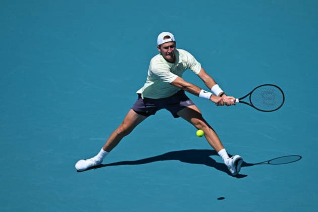 Itau Miami Tennis Open - Sebastian Korda Sebastian Korda (USA) during his fourth round match at the Itau Miami Tennis Open in Miami , USA, on March 24, 2026. Photo by Corinne Dubreuil ABACAPRESS.COM Miami United States  Copyright: xDubreuilxCorinne ABACAx