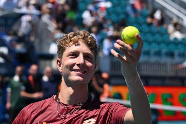 Itau Miami Tennis Open - Martin Landaluce Martin Landaluce (ESP) during his fourth round match at the Itau Miami Tennis Open in Miami , USA, on March 24, 2026. Photo by Corinne Dubreuil ABACAPRESS.COM Miami United States  Copyright: xDubreuilxCorinne ABACAx