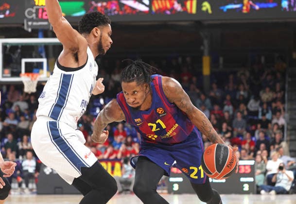 FC Barcelona, Barca v Anadolu Efes Istanbul - Euroleague 2025 2026 Will Clyburn and PJ Dozier play during the match between FC Barcelona and Anadolu Efes Istanbul, corresponding to round 32 of the Euroleague, at the Palau Blaugrana in Barcelona, Spain, on March 24, 2026. Barcelona Barcelona Spain  Copyright: xUrbanandsportx originalFilename:urbanandsport-fcbarcel260324_np0Z5.jpg