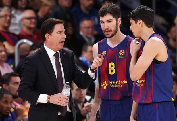 FC Barcelona, Barca v Anadolu Efes Istanbul - Euroleague 2025 2026 Xavi Pascual, Dario Brizuela, and Juani Marcos during the match between FC Barcelona and Anadolu Efes Istanbul, corresponding to round 32 of the Euroleague, at the Palau Blaugrana in Barcelona, Spain, on March 24, 2026. Barcelona Barcelona Spain  Copyright: xUrbanandsportx originalFilename:urbanandsport-fcbarcel260324_np8mW.jpg