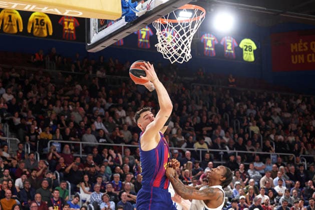 FC Barcelona, Barca v Anadolu Efes Istanbul - Euroleague 2025 2026 Willy Hernangomez and Saben Lee play during the match between FC Barcelona and Anadolu Efes Istanbul, part of round 32 of the Euroleague, at the Palau Blaugrana in Barcelona, Spain, on March 24, 2026. Barcelona Barcelona Spain  Copyright: xUrbanandsportx originalFilename:urbanandsport-fcbarcel260324_npqim.jpg
