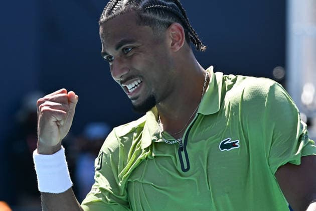 Itau Miami Tennis Open - Arthur Fils Arthur Fils (FRA) during his fourth round match at the Itau Miami Tennis Open in Miami , USA, on March 24, 2026. Photo by Corinne Dubreuil ABACAPRESS.COM Miami United States  Copyright: xDubreuilxCorinne ABACAx