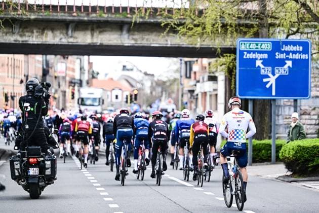 The peloton pictured in action during the Ronde van Brugge men s elite one-day cycling race, 202,9 km from and to Brugge on Wednesday 25 March 2026. MAARTENxSTRAETEMANS  x168836182x