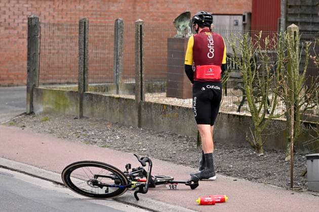 Tour of Bruges 2026 Cycling Race BRUGGE, BELGIUM - MARCH 25 : crash of a rider of team Cofidis during the 50th edition of Tour of Bruges an UCI World Tour 1.UWT one day cycling road race for Men Elite of 202.9 km with start in Brugge and finish in Brugge on March 25, 2026 in Brugge, Belgium, 25 03 2026 ( Motordriver Kenny Verfaillie - Brugge Belgium  Copyright: xTomasxSiskx