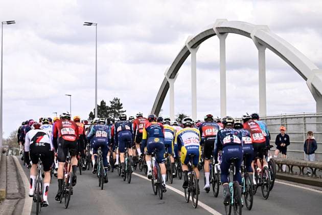 Tour of Bruges 2026 Cycling Race BRUGGE, BELGIUM - MARCH 25 : illustration picture peloton during the 50th edition of Tour of Bruges an UCI World Tour 1.UWT one day cycling road race for Men Elite of 202.9 km with start in Brugge and finish in Brugge on March 25, 2026 in Brugge, Belgium, 25 03 2026 ( Motordriver Kenny Verfaillie - Brugge Belgium  Copyright: xTomasxSiskx