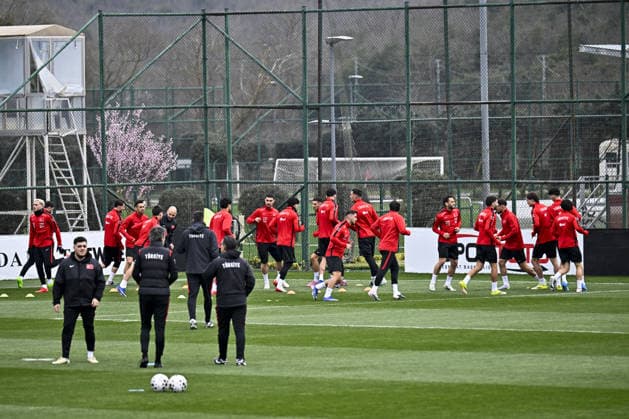 Turkiye s final training session in Istanbul ahead of Romania match ISTANBUL, TURKIYE - MARCH 25: Players of Turkiye attend the team s final training session at the TFF Hasan Dogan National Teams Camp and Training Facilities in Istanbul, Turkiye on March 25, 2026. The session was held ahead of the 2026 FIFA World Cup, WM, Weltmeisterschaft, Fussball European Qualifiers play-off semi-final match against Romania. Muhammed Enes Yildirim Anadolu Istanbul Turkey. Editorial use only. Please get in touch for any other usage.  Copyright: x2026xAnadoluxMuhammedxEnesxYildirimx