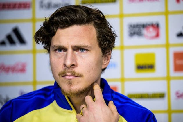 260325 Victor Nilsson Lindelöf of the Swedish national football team during a press conference on March 25, 2026 in Valencia Photo Joel Marklund BILDBYRAN kod JM JM0807 bbeng fotboll football soccer fotball vm kval fifa world cup qualifier presskonferens press conference sverige sweden sverige a  Copyright: JOELxMARKLUND BB260325JM047