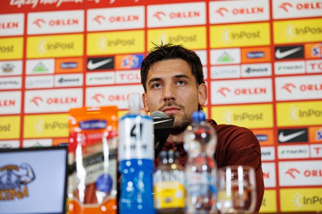 Jakub Moder seen during Official press conference, PK, Pressekonferenz and training of Polish National football team before World Cup 2026 play off semifinal game against Albania (Maciej Rogowski Ball Raw Images) Warsaw PGE Narodowy Poland Copyright: xMaciejxRogowskix maciejrogowski_conferencepolandalbania_2526-30