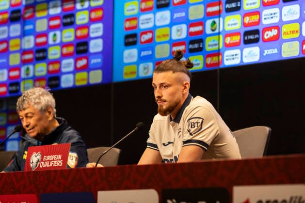 26 Mar 2026 FIFA World Cup, WM, Weltmeisterschaft, Fussball Qualifiers Group C, Semi-final, Match 5 Türkiye vs Romania, Romania press conference, PK, Pressekonferenz BeÅüiktaÅü Vodafone Park stadium, Ä°stanbul, Turkiye Coach Mircea Lucescu and Radu DRAGUSIN talk to the reporters