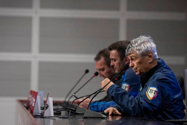 26 Mar 2026 FIFA World Cup, WM, Weltmeisterschaft, Fussball Qualifiers Group C, Semi-final, Match 5 Türkiye vs Romania, Romania press conference, PK, Pressekonferenz BeÅüiktaÅü Vodafone Park stadium, Ä°stanbul, Turkiye Coach Mircea Lucescu portrait image during the press conference side view