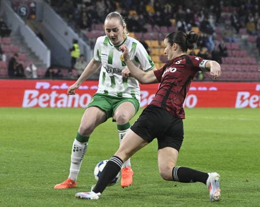 L-R Emilie Bragstad (Hammarby) and Eva Bartonova (Sparta) in action during Football players of Hammarby IP pose for photographer for team photo prior to the UEFA WomenÂ s Europa Cup semifinal match AC Sparta Prague vs Hammarby IP in Prague, Czech Republic, March 25, 2026. (CTKxPhoto MichalxKrumphanzl) CTKPhotoP2026032507609  CTKPhotoP2026032507609