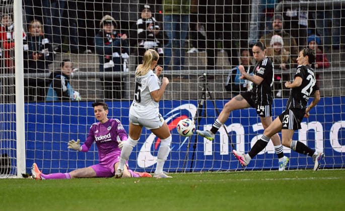 25 03 2026, xjhx, Football UEFA Women s Europa Cup, Eintracht Frankfurt BK Häcken v l Alva Selerud BK Häcken ,, Lina Altenburg Eintracht Frankfurt Frauen , Geraldine Reuteler Eintracht Frankfurt Frauen , Sara Doorsoun Eintracht Frankfurt Frauen DFL DFB REGULATIONS PROHIBIT ANY USE OF PHOTOGRAPHS as IMAGE SEQUENCES and or QUASI VIDEO Frankfurt am Main