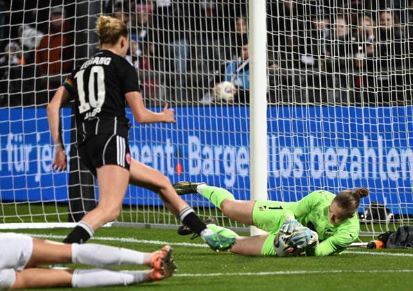 25 03 2026, xjhx, Football UEFA Women s Europa Cup, Eintracht Frankfurt BK Häcken v l Stine Sandbech BK Häcken , Laura Freigang Eintracht Frankfurt Frauen , Fanney Inga Birkisdottir BK Häcken DFL DFB REGULATIONS PROHIBIT ANY USE OF PHOTOGRAPHS as IMAGE SEQUENCES and or QUASI VIDEO Frankfurt am Main
