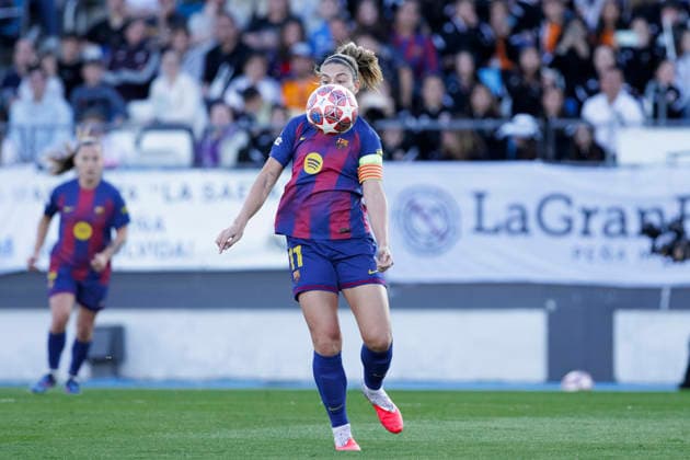 UEFA Women s Champions League - Real Madrid vs Barcelona MADRID, SPAIN -March 25:Alexia Putellas of Barcelona controls the ball during the UEFA Women s Champions League quarterfinals First leg match between Real Madrid and Barcelona at Alfredo Di Stefano stadium in Madrid.(Photo by Guillermo Martinez f22photo) Madrid Alfredo Di Stefano Stadium Spain Copyright: xGuillermoxMartinezx
