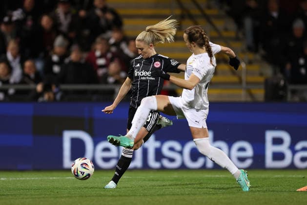 FRANKFURT AM MAIN, GERMANY 25 03 2026 UEFA Women™s Europa Cup semi-final first leg between Eintracht Frankfurt Women and BK Haecken FF at Stadion am Brentanobad in Frankfurt am Main v l , Rebecka Blomqvist Eintracht Frankfurt , Aivi Luik BK Haecken FF duel, action, action, battles for the ball Copyright: JoaquimxFerreira