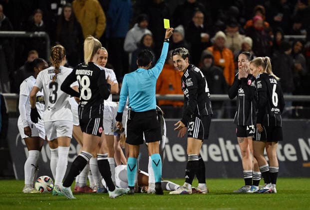 25 03 2026, xjhx, Fussball UEFA Women s Europa Cup, Eintracht Frankfurt BK Häcken v l Sara Doorsoun Eintracht Frankfurt Frauen Gelbe Karte fuer, receive a yellow card DFL DFB REGULATIONS PROHIBIT ANY USE OF PHOTOGRAPHS as IMAGE SEQUENCES and or QUASI VIDEO Frankfurt am Main
