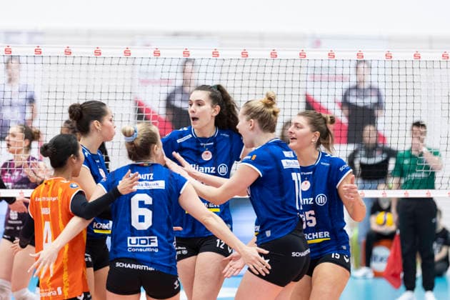 1 Volleyball Bundesliga Womens Playoffs Quarterfinals Schwarz Weiss Erfurt vs Allianz MTV Stuttgart Erfurt 25 03 2026 Cheers, Allianz MTV Stuttgart 1 Volleyball Bundesliga Womens Playoffs Quarterfinals Schwarz Weiss Erfurt vs Allianz MTV Stuttgart Riethsporthalle Erfurt 25 03 2026 Copyright: xBEAUTIFULxSPORTS Duehringx