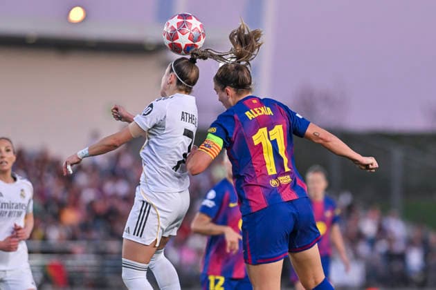 March 25, 2026, Madrid, Madrid, Spain: ATHENEA DEL CASTILLO of Real Madrid Femenino CF and ALEXIA PUTELLAS SEGURA of FC Barcelona, Barca Femenino disputes a ball during the Women s Champions League match REAL MADRID FEMENINO Vs FUTBOL CLUB BARCELONA on march 25, 2026, Valdebebas, Madrid, Spain. Madrid Spain - ZUMAc312 20260325_zsp_c312_050 Copyright: xOscarxManuelxSanchezx