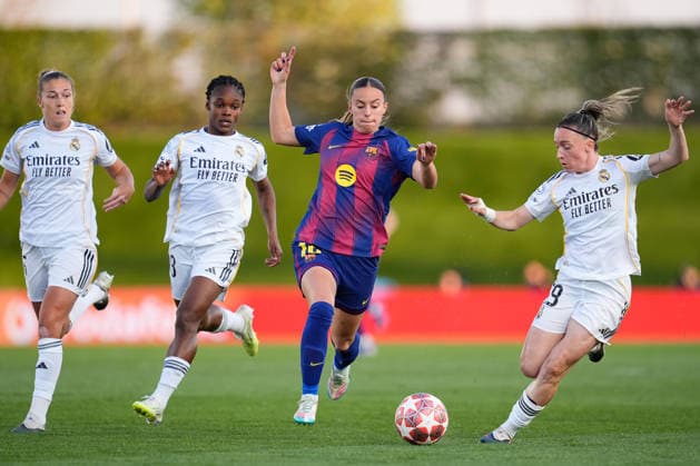 March 25, 2026, Valdebebas, Madrid, Spain: Clara Serrajordi Diaz of FC Barcelona, Barca and Eva Navarro of Real Madrid compete for the ball during the UEFA WomenÃ¢â‚¬â ¢s Champions League 2025 26, Quarter-finals first leg football match played between Real Madrid CF and FC Barcelona at Alfredo Di Stefano stadium on March 25, 2026, in Valdebebas, Madrid, Spain. Real Madrid CF V FC Barcelona - UEFA WomenÃ¢â‚¬â ¢S Champions League 2025 26 Quarter-Finals First Leg  - ZUMAa181 20260325_zaa_a181_045 Copyright: xDennisxAgyemanx