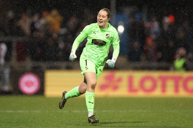 FRANKFURT AM MAIN, GERMANY 25 03 2026 UEFA Women™s Europa Cup semi-final first leg between Eintracht Frankfurt Women and BK Haecken FF at the Stadion am Brentanobad in Frankfurt am Main v l , goalkeeper Fanney Birkisdottir BK Haecken FF cheers after the end of the match Copyright: JoaquimxFerreira