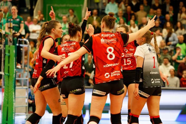 Volleyball I Women I Season 2025 2026 I Bundesliga I Playoff quarter-finals 2 I USC Münster Dresdner SC I 25 03 2026 Amanda Siksna 11, Dresdner SC Lorena Lorber Fijok 17, Dresdner SC Jette Kuipers 8, Dresdner SC Patricia Nestler 1, Dresdner SC Marta Kamelija Levinska 15, Dresdner SC Cheering after a point and talking together for the next point Münster Sporthalle Berg Fidel North Rhine-Westphalia Germany Copyright: xLobeca CedricxSiefkerx