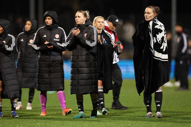 FRANKFURT AM MAIN, GERMANY 25 03 2026 UEFA Women™s Europa Cup semi-final first leg between Eintracht Frankfurt Women and BK Haecken FF at Stadion am Brentanobad in Frankfurt am Main v l , goalkeeper Lina Altenburg Eintracht Frankfurt , Laura Freigang Eintracht Frankfurt , GÃ raldine Reuteler Eintracht Frankfurt thanks the fans, thank, thanks team after the match, after the match thanks the fans, applauds the fans disappointed, disappointed looking, dissapointed, sad, frustrated, frustrated, frustrated Copyright: JoaquimxFerreira