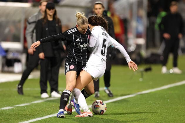 FRANKFURT AM MAIN, GERMANY 25 03 2026 UEFA Women™s Europa Cup semi-final first leg between Eintracht Frankfurt Women and BK Haecken FF at Stadion am Brentanobad in Frankfurt am Main v l , Nadine Andrina Riesen Eintracht Frankfurt , Delaney Matriano BK Haecken FF , duel, action, action, battles for the ball Copyright: JoaquimxFerreira